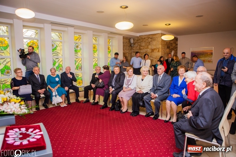Zdjęcie w galerii na portalu naszraciborz.pl: Pięćdziesiąt lat minęło jak jeden dzień. Złote gody w raciborskim USC wiadomości z regionu