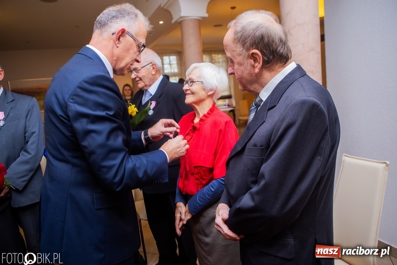 Zdjęcie w galerii na portalu naszraciborz.pl: Pięćdziesiąt lat minęło jak jeden dzień. Złote gody w raciborskim USC wiadomości z regionu