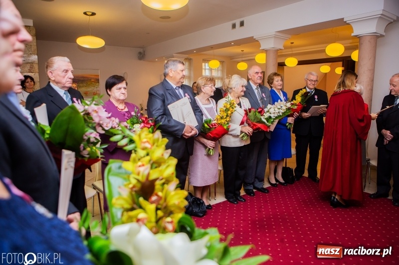 Zdjęcie w galerii na portalu naszraciborz.pl: Pięćdziesiąt lat minęło jak jeden dzień. Złote gody w raciborskim USC wiadomości z regionu