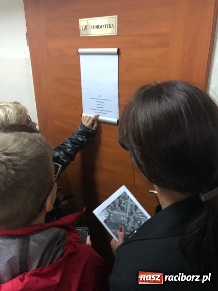 Zdjęcie w galerii na portalu naszraciborz.pl: Uczniowie z Ostroga szukali skarbu  wiadomości z regionu