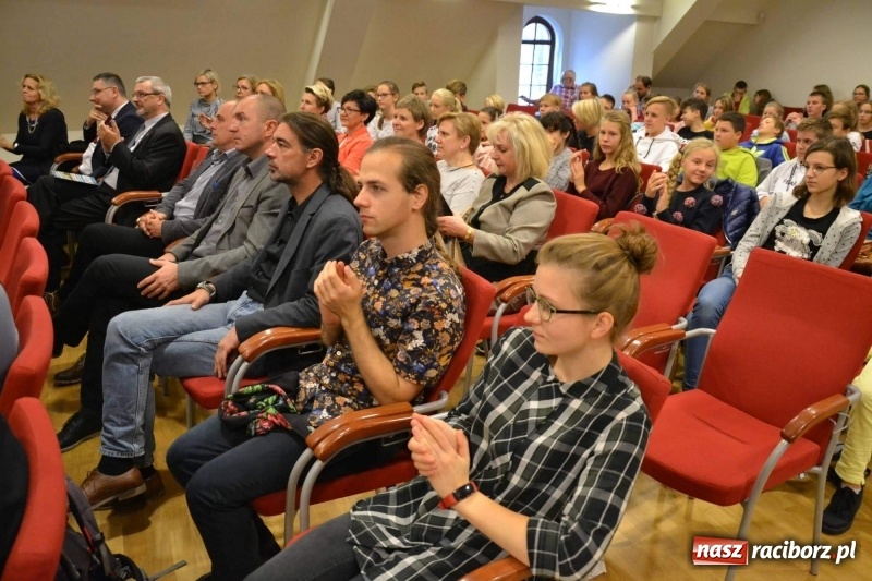 Zdjęcie w galerii na portalu naszraciborz.pl: 90-lecie Śląskiego Obserwatorium Geofizycznego w Raciborzu  wiadomości z regionu
