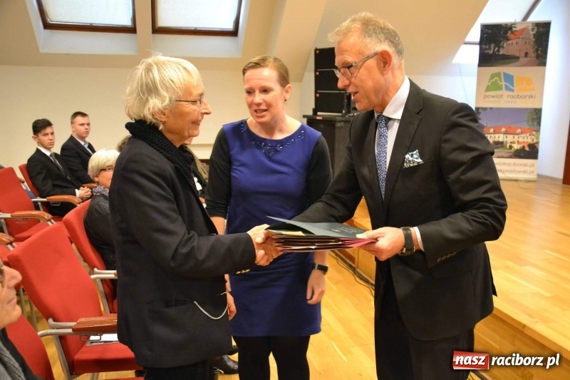 Zdjęcie w galerii na portalu naszraciborz.pl: 90-lecie Śląskiego Obserwatorium Geofizycznego w Raciborzu  wiadomości z regionu