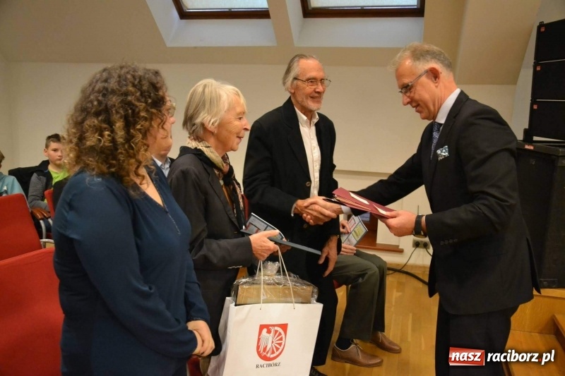 Zdjęcie w galerii na portalu naszraciborz.pl: 90-lecie Śląskiego Obserwatorium Geofizycznego w Raciborzu  wiadomości z regionu