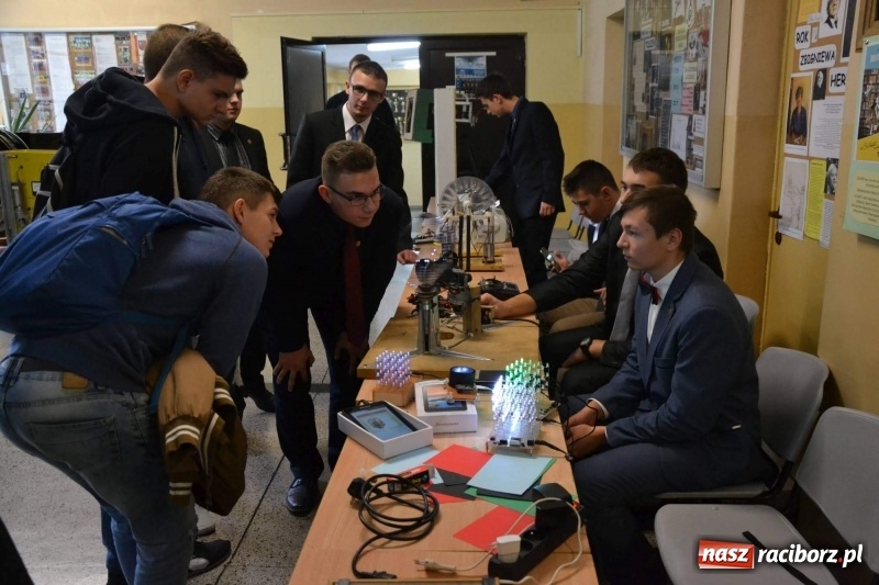 Zdjęcie w galerii na portalu naszraciborz.pl: 90-lecie Śląskiego Obserwatorium Geofizycznego w Raciborzu  wiadomości z regionu