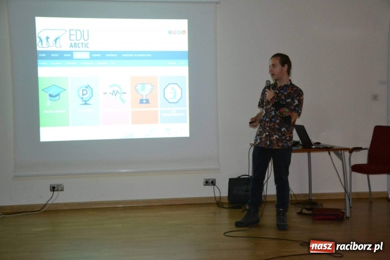 Zdjęcie w galerii na portalu naszraciborz.pl: 90-lecie Śląskiego Obserwatorium Geofizycznego w Raciborzu  wiadomości z regionu