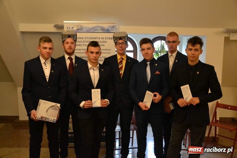 Zdjęcie w galerii na portalu naszraciborz.pl: 90-lecie Śląskiego Obserwatorium Geofizycznego w Raciborzu  wiadomości z regionu