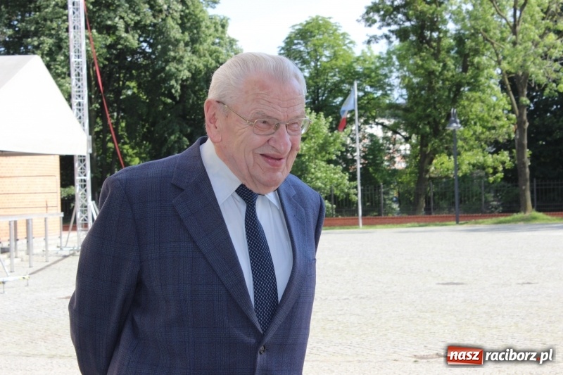 Zdjęcie w galerii na portalu naszraciborz.pl: Racibórz pożegnał śp. Karola Magierę  wiadomości z regionu