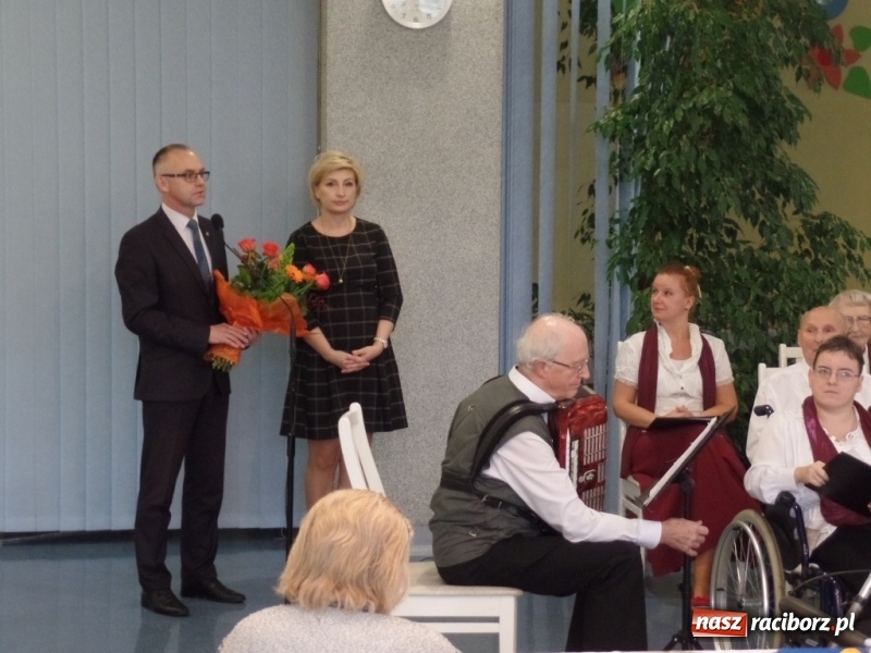 Zdjęcie w galerii na portalu naszraciborz.pl: Dzień Seniora w DPS Złota Jesień wiadomości z regionu