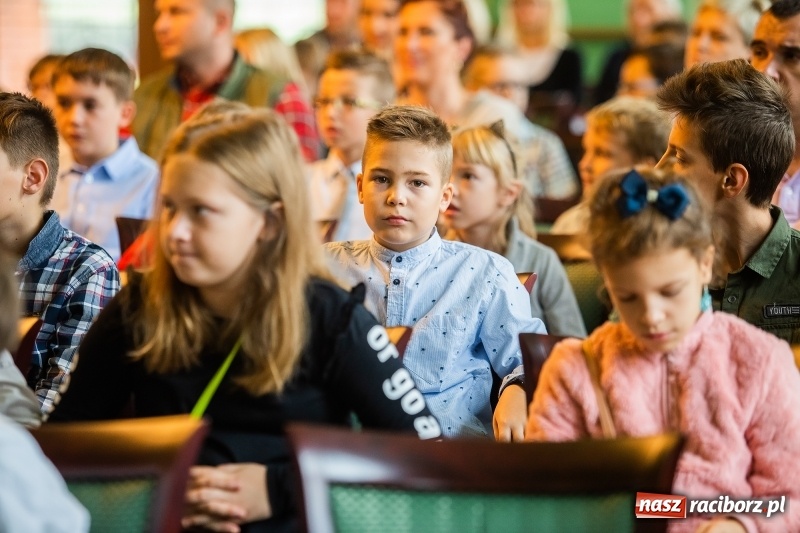 Zdjęcie w galerii na portalu naszraciborz.pl: Inauguracja Roku Akademickiego Uniwersytetu Dziecięcego w Raciborzu  wiadomości z regionu