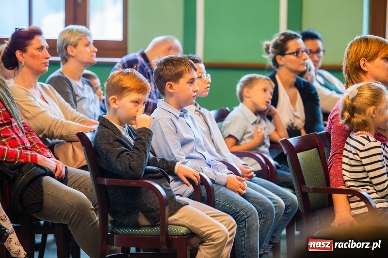 Zdjęcie w galerii na portalu naszraciborz.pl: Inauguracja Roku Akademickiego Uniwersytetu Dziecięcego w Raciborzu  wiadomości z regionu