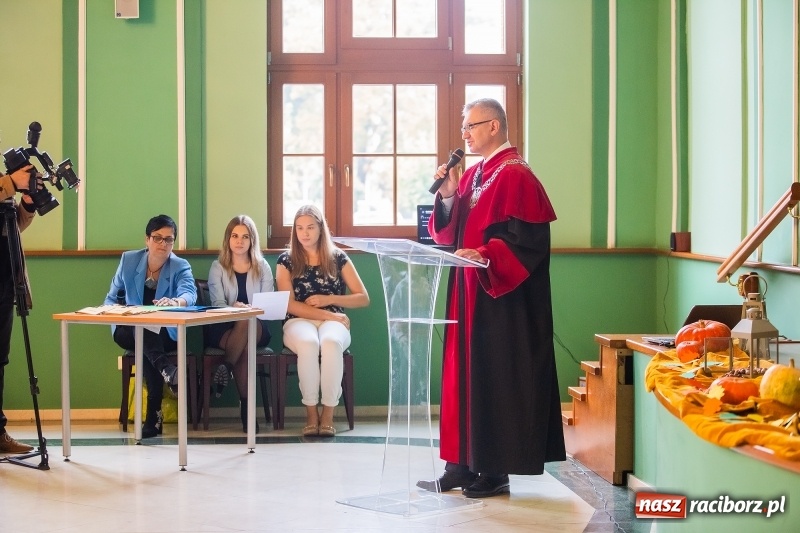 Zdjęcie w galerii na portalu naszraciborz.pl: Inauguracja Roku Akademickiego Uniwersytetu Dziecięcego w Raciborzu  wiadomości z regionu