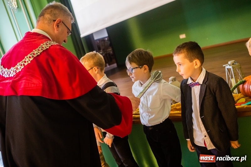 Zdjęcie w galerii na portalu naszraciborz.pl: Inauguracja Roku Akademickiego Uniwersytetu Dziecięcego w Raciborzu  wiadomości z regionu