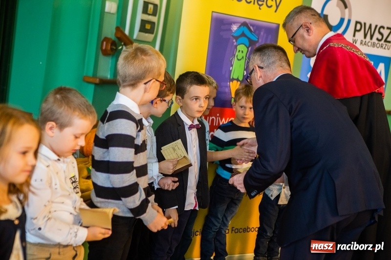 Zdjęcie w galerii na portalu naszraciborz.pl: Inauguracja Roku Akademickiego Uniwersytetu Dziecięcego w Raciborzu  wiadomości z regionu