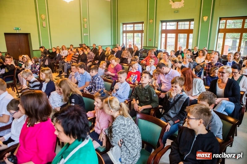 Zdjęcie w galerii na portalu naszraciborz.pl: Inauguracja Roku Akademickiego Uniwersytetu Dziecięcego w Raciborzu  wiadomości z regionu