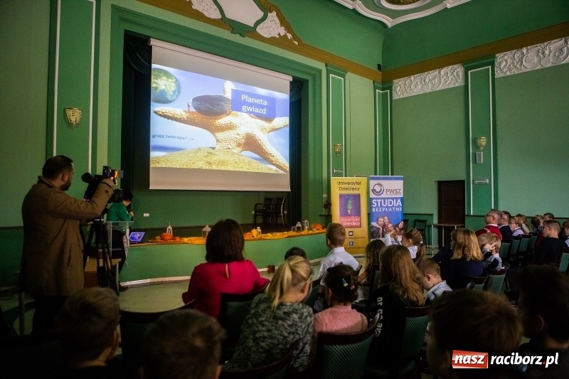 Zdjęcie w galerii na portalu naszraciborz.pl: Inauguracja Roku Akademickiego Uniwersytetu Dziecięcego w Raciborzu  wiadomości z regionu