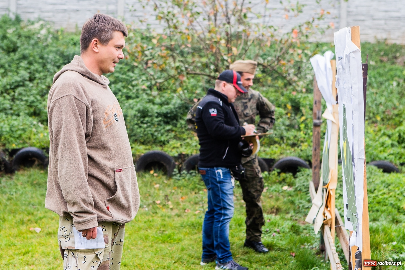 Zdjęcie w galerii na portalu naszraciborz.pl: IV Turniej Strzelecki o Puchar Pułku 4-go Ułanów Zaniemeńskich na strzelnicy IPA w Raciborzu wiadomości z regionu