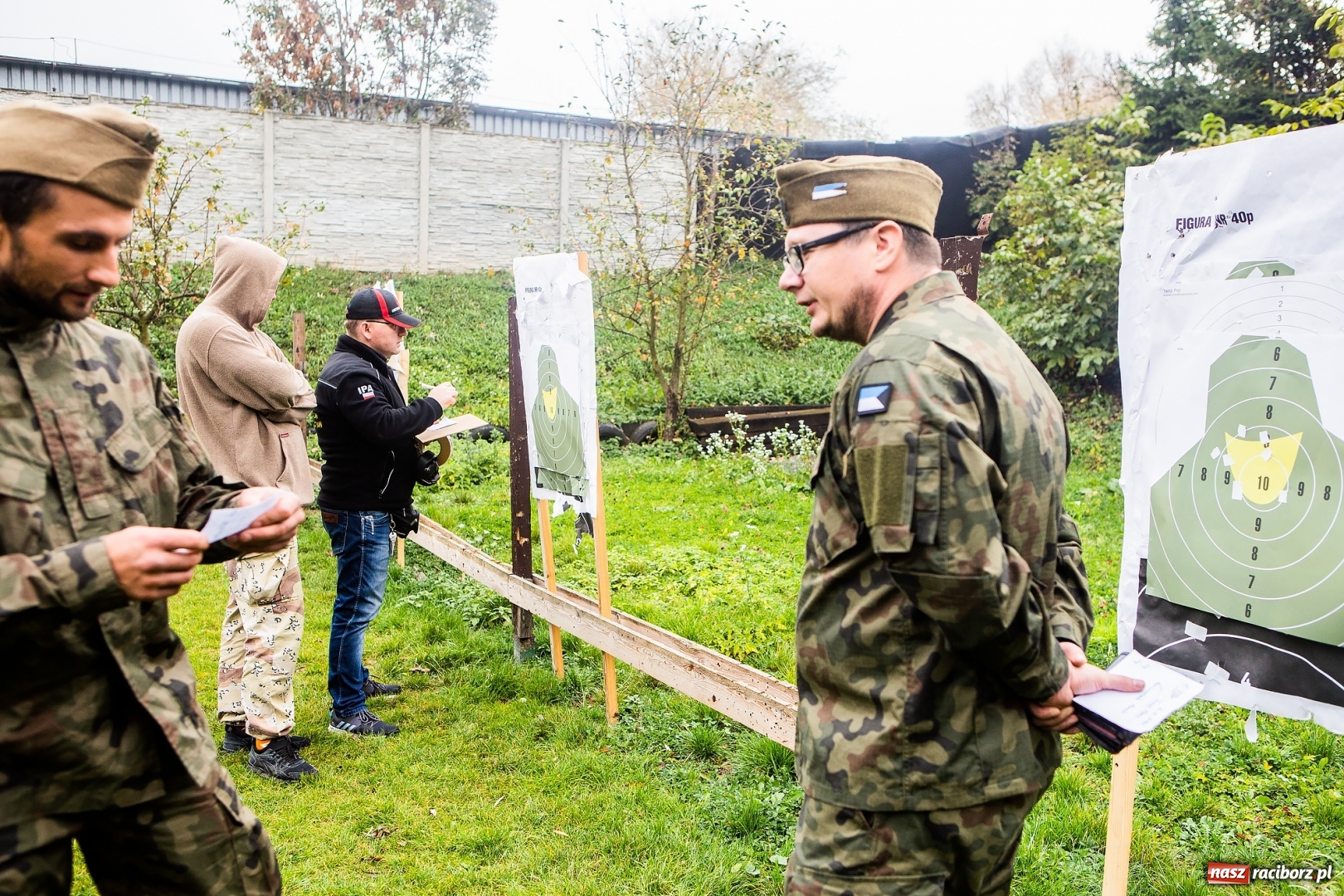 Zdjęcie w galerii na portalu naszraciborz.pl: IV Turniej Strzelecki o Puchar Pułku 4-go Ułanów Zaniemeńskich na strzelnicy IPA w Raciborzu wiadomości z regionu