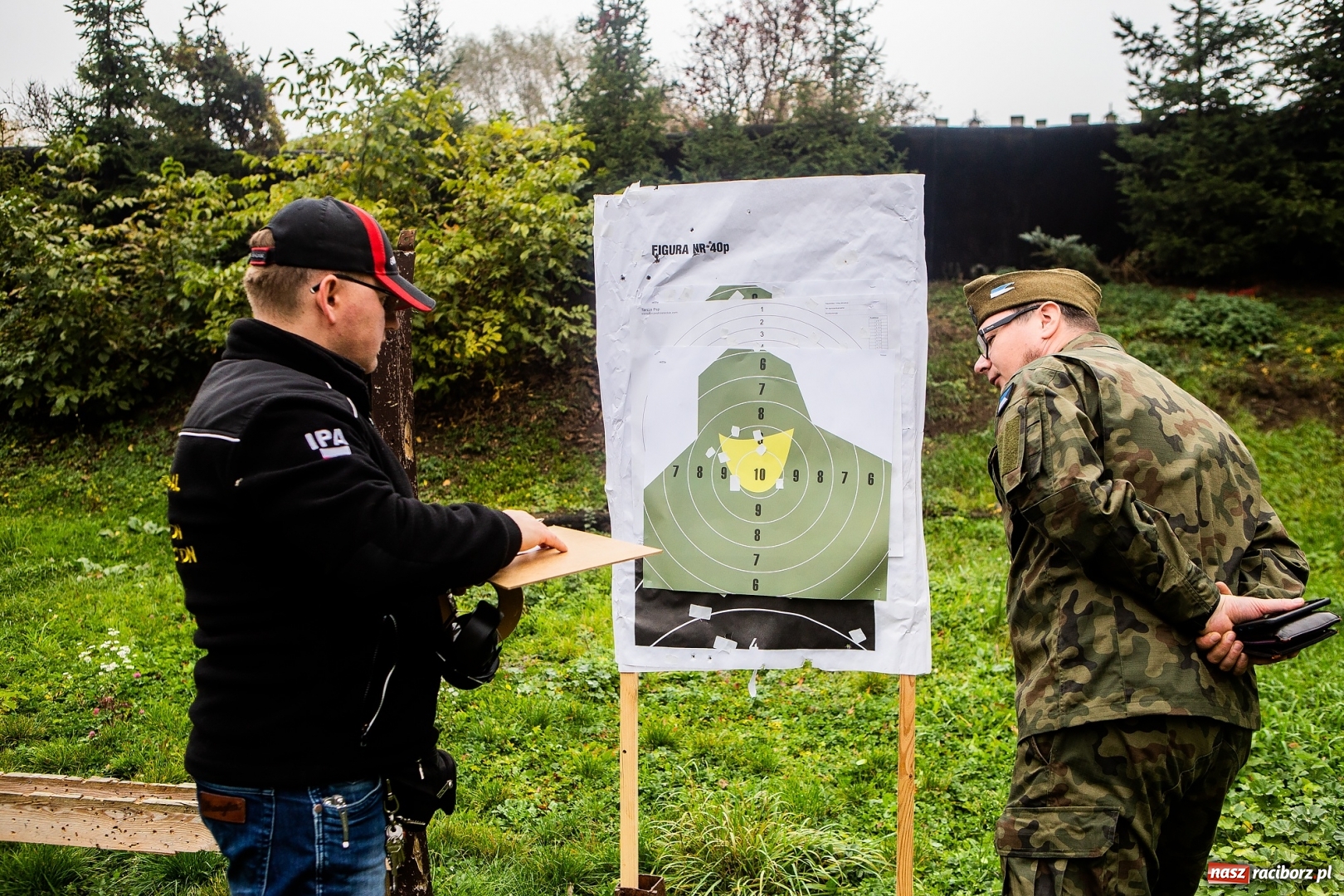 Zdjęcie w galerii na portalu naszraciborz.pl: IV Turniej Strzelecki o Puchar Pułku 4-go Ułanów Zaniemeńskich na strzelnicy IPA w Raciborzu wiadomości z regionu