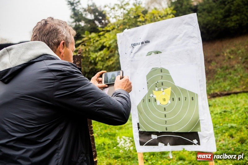 Zdjęcie w galerii na portalu naszraciborz.pl: IV Turniej Strzelecki o Puchar Pułku 4-go Ułanów Zaniemeńskich na strzelnicy IPA w Raciborzu wiadomości z regionu