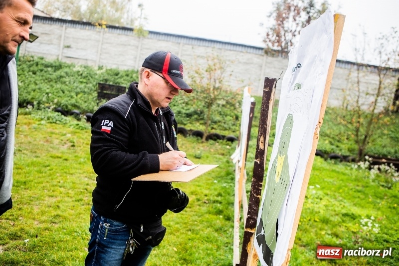 Zdjęcie w galerii na portalu naszraciborz.pl: IV Turniej Strzelecki o Puchar Pułku 4-go Ułanów Zaniemeńskich na strzelnicy IPA w Raciborzu wiadomości z regionu