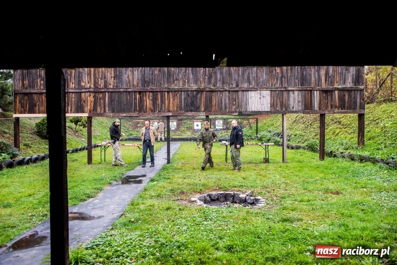 Zdjęcie w galerii na portalu naszraciborz.pl: IV Turniej Strzelecki o Puchar Pułku 4-go Ułanów Zaniemeńskich na strzelnicy IPA w Raciborzu wiadomości z regionu