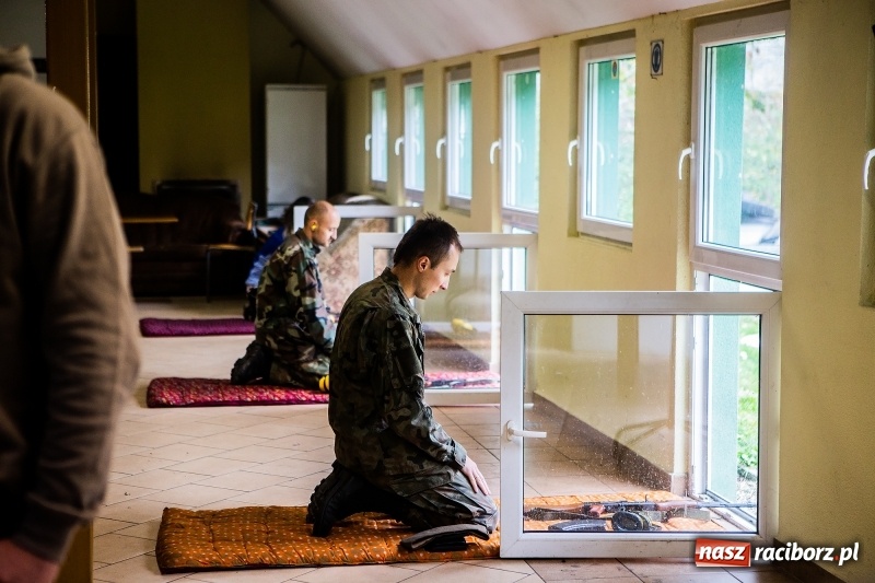Zdjęcie w galerii na portalu naszraciborz.pl: IV Turniej Strzelecki o Puchar Pułku 4-go Ułanów Zaniemeńskich na strzelnicy IPA w Raciborzu wiadomości z regionu