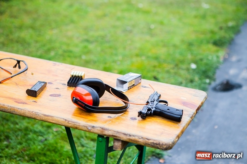 Zdjęcie w galerii na portalu naszraciborz.pl: IV Turniej Strzelecki o Puchar Pułku 4-go Ułanów Zaniemeńskich na strzelnicy IPA w Raciborzu wiadomości z regionu