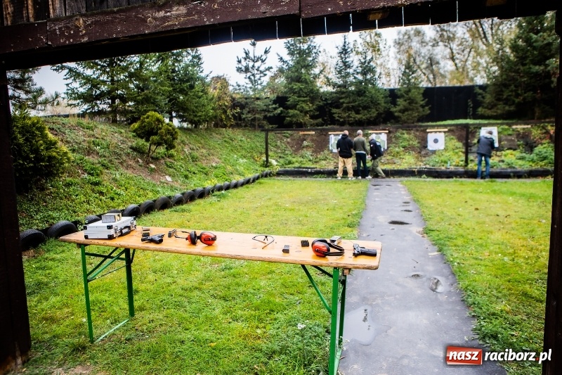Zdjęcie w galerii na portalu naszraciborz.pl: IV Turniej Strzelecki o Puchar Pułku 4-go Ułanów Zaniemeńskich na strzelnicy IPA w Raciborzu wiadomości z regionu