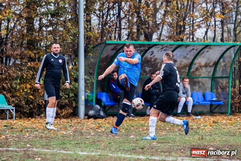 Zdjęcie w galerii na portalu naszraciborz.pl: Wicher Płonia uległ Strzelcowi. Rzuchów mistrzem jesieni wiadomości z regionu
