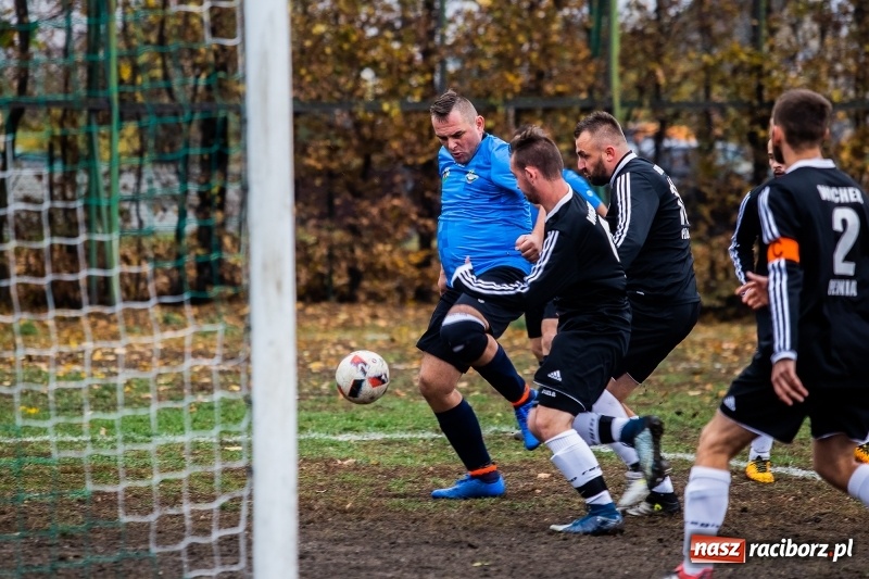 Zdjęcie w galerii na portalu naszraciborz.pl: Wicher Płonia uległ Strzelcowi. Rzuchów mistrzem jesieni wiadomości z regionu