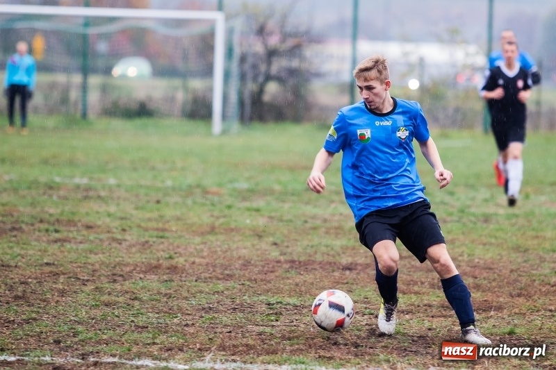 Zdjęcie w galerii na portalu naszraciborz.pl: Wicher Płonia uległ Strzelcowi. Rzuchów mistrzem jesieni wiadomości z regionu