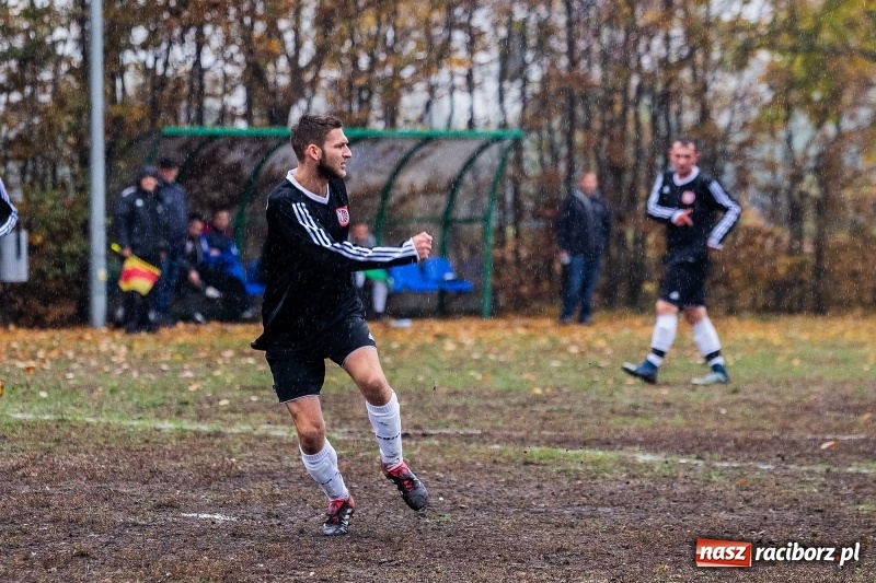 Zdjęcie w galerii na portalu naszraciborz.pl: Wicher Płonia uległ Strzelcowi. Rzuchów mistrzem jesieni wiadomości z regionu