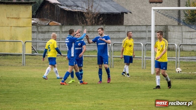 Zdjęcie w galerii na portalu naszraciborz.pl: Seria zwycięstw Krzanowic przerwana! Kuźnia Raciborska zremisowała z liderem wiadomości z regionu