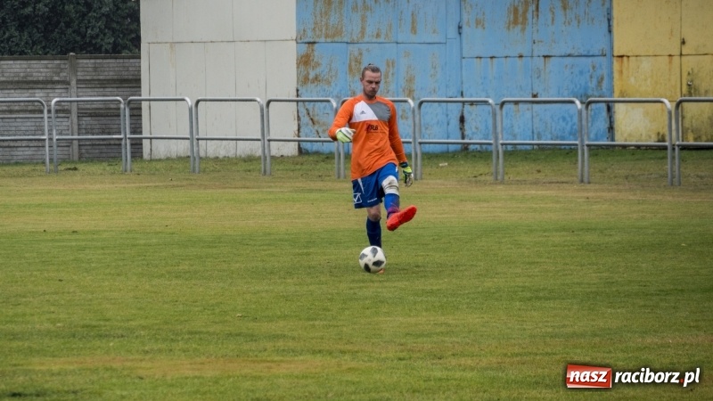 Zdjęcie w galerii na portalu naszraciborz.pl: Seria zwycięstw Krzanowic przerwana! Kuźnia Raciborska zremisowała z liderem wiadomości z regionu