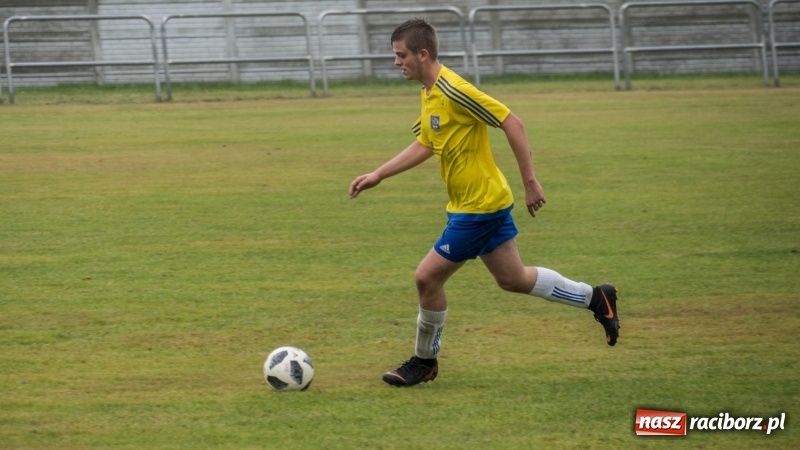 Zdjęcie w galerii na portalu naszraciborz.pl: Seria zwycięstw Krzanowic przerwana! Kuźnia Raciborska zremisowała z liderem wiadomości z regionu