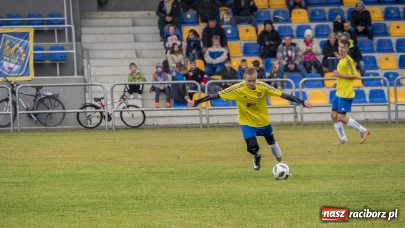 Zdjęcie w galerii na portalu naszraciborz.pl: Seria zwycięstw Krzanowic przerwana! Kuźnia Raciborska zremisowała z liderem wiadomości z regionu