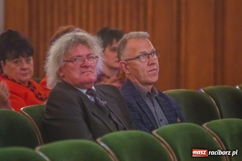 Zdjęcie w galerii na portalu naszraciborz.pl: Młodzieżowy Chór Bel Canto z Grand Prix XXVII Festiwalu Pieśni Chóralnej wiadomości z regionu