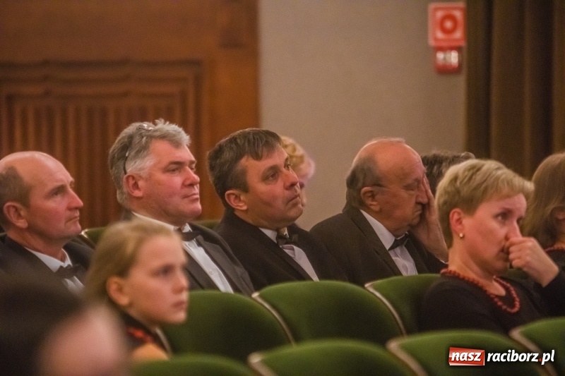 Zdjęcie w galerii na portalu naszraciborz.pl: Młodzieżowy Chór Bel Canto z Grand Prix XXVII Festiwalu Pieśni Chóralnej wiadomości z regionu