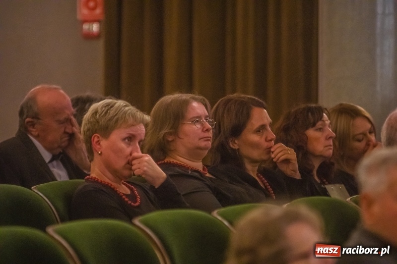 Zdjęcie w galerii na portalu naszraciborz.pl: Młodzieżowy Chór Bel Canto z Grand Prix XXVII Festiwalu Pieśni Chóralnej wiadomości z regionu