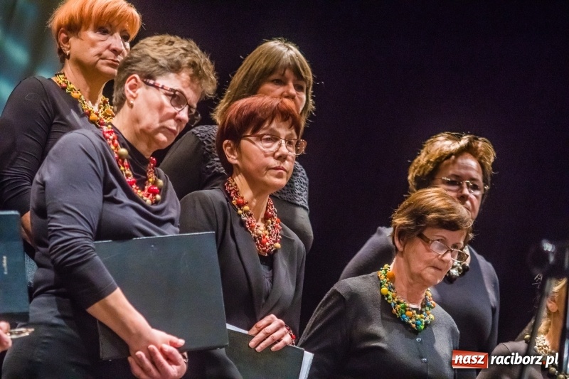 Zdjęcie w galerii na portalu naszraciborz.pl: Młodzieżowy Chór Bel Canto z Grand Prix XXVII Festiwalu Pieśni Chóralnej wiadomości z regionu