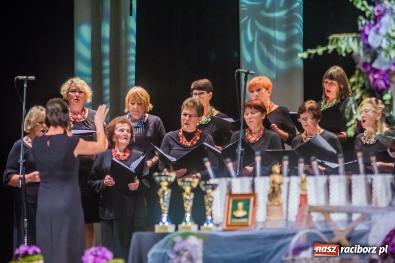 Zdjęcie w galerii na portalu naszraciborz.pl: Młodzieżowy Chór Bel Canto z Grand Prix XXVII Festiwalu Pieśni Chóralnej wiadomości z regionu