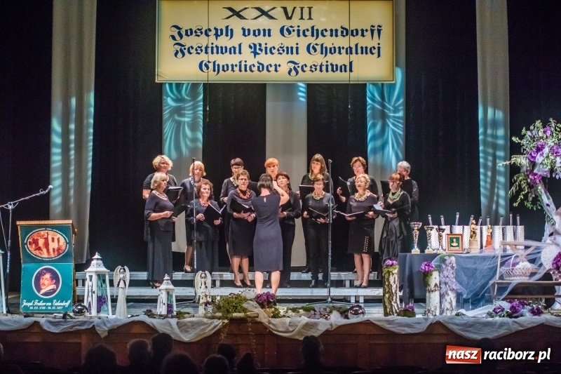 Zdjęcie w galerii na portalu naszraciborz.pl: Młodzieżowy Chór Bel Canto z Grand Prix XXVII Festiwalu Pieśni Chóralnej wiadomości z regionu