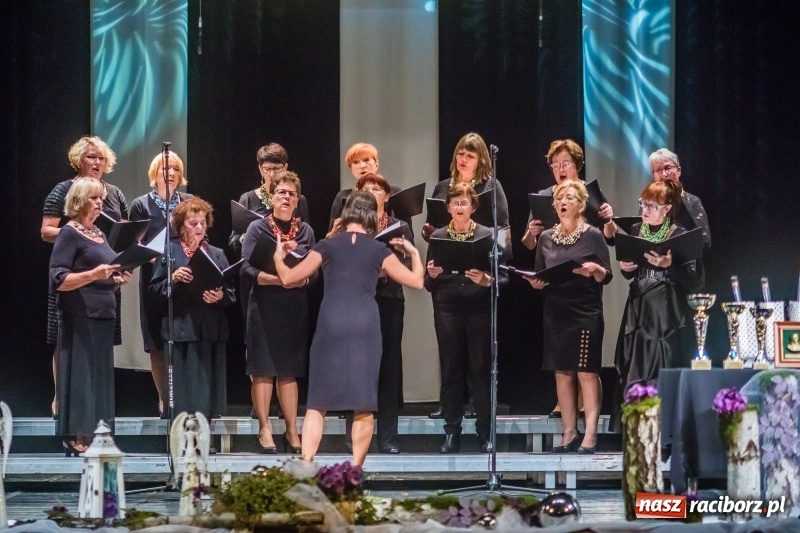 Zdjęcie w galerii na portalu naszraciborz.pl: Młodzieżowy Chór Bel Canto z Grand Prix XXVII Festiwalu Pieśni Chóralnej wiadomości z regionu