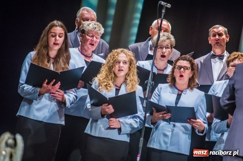 Zdjęcie w galerii na portalu naszraciborz.pl: Młodzieżowy Chór Bel Canto z Grand Prix XXVII Festiwalu Pieśni Chóralnej wiadomości z regionu