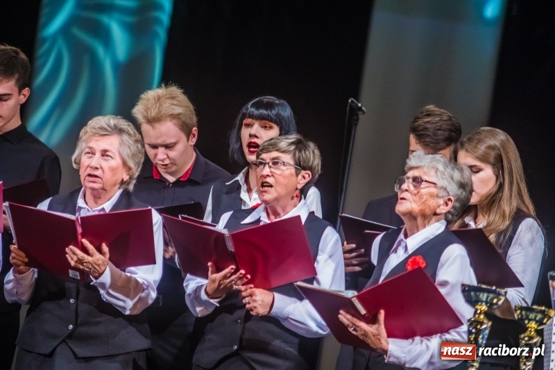 Zdjęcie w galerii na portalu naszraciborz.pl: Młodzieżowy Chór Bel Canto z Grand Prix XXVII Festiwalu Pieśni Chóralnej wiadomości z regionu