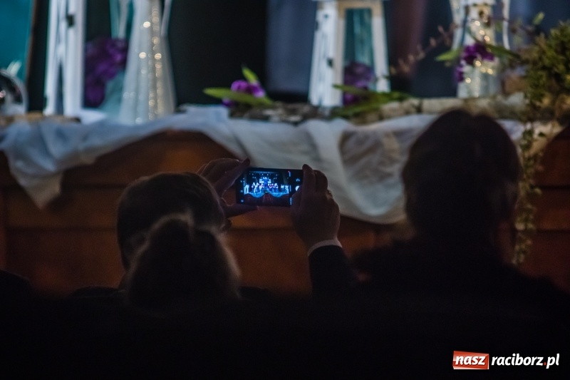 Zdjęcie w galerii na portalu naszraciborz.pl: Młodzieżowy Chór Bel Canto z Grand Prix XXVII Festiwalu Pieśni Chóralnej wiadomości z regionu