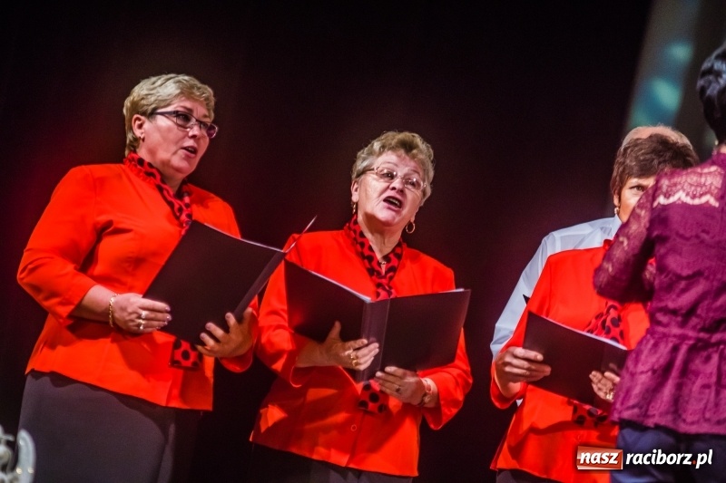 Zdjęcie w galerii na portalu naszraciborz.pl: Młodzieżowy Chór Bel Canto z Grand Prix XXVII Festiwalu Pieśni Chóralnej wiadomości z regionu