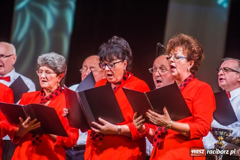 Zdjęcie w galerii na portalu naszraciborz.pl: Młodzieżowy Chór Bel Canto z Grand Prix XXVII Festiwalu Pieśni Chóralnej wiadomości z regionu