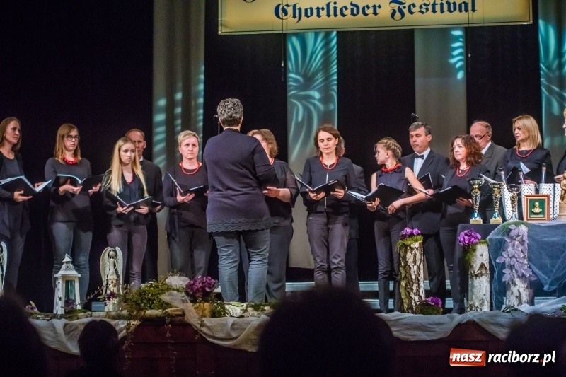 Zdjęcie w galerii na portalu naszraciborz.pl: Młodzieżowy Chór Bel Canto z Grand Prix XXVII Festiwalu Pieśni Chóralnej wiadomości z regionu