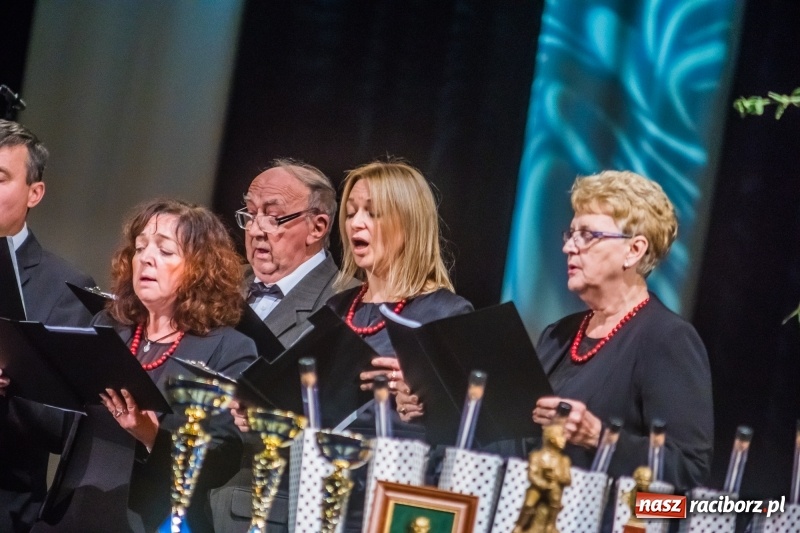 Zdjęcie w galerii na portalu naszraciborz.pl: Młodzieżowy Chór Bel Canto z Grand Prix XXVII Festiwalu Pieśni Chóralnej wiadomości z regionu